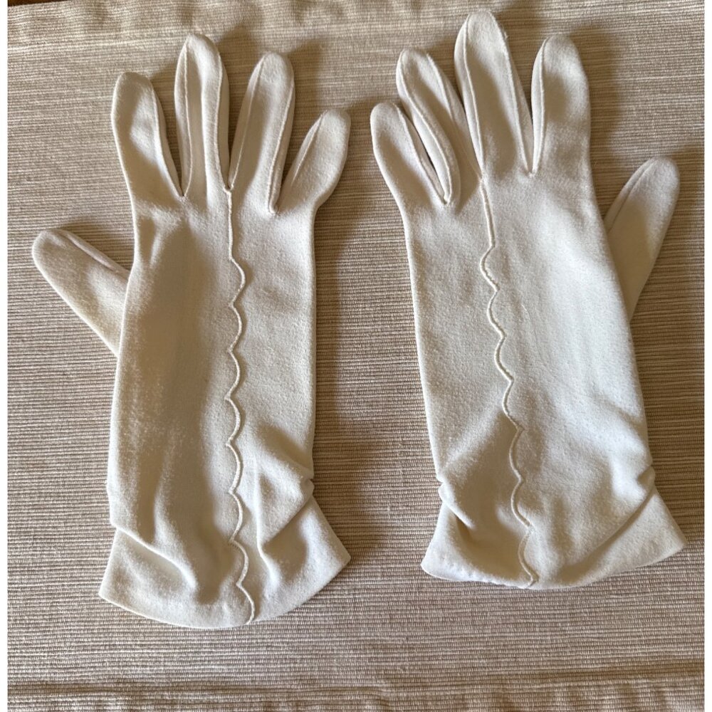 Vintage 1960s White Cotton Gloves – Scalloped Stitch Dress Gloves, Mid Length